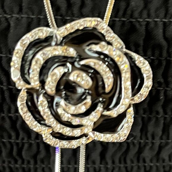 Necklace - Picture 2 of 3